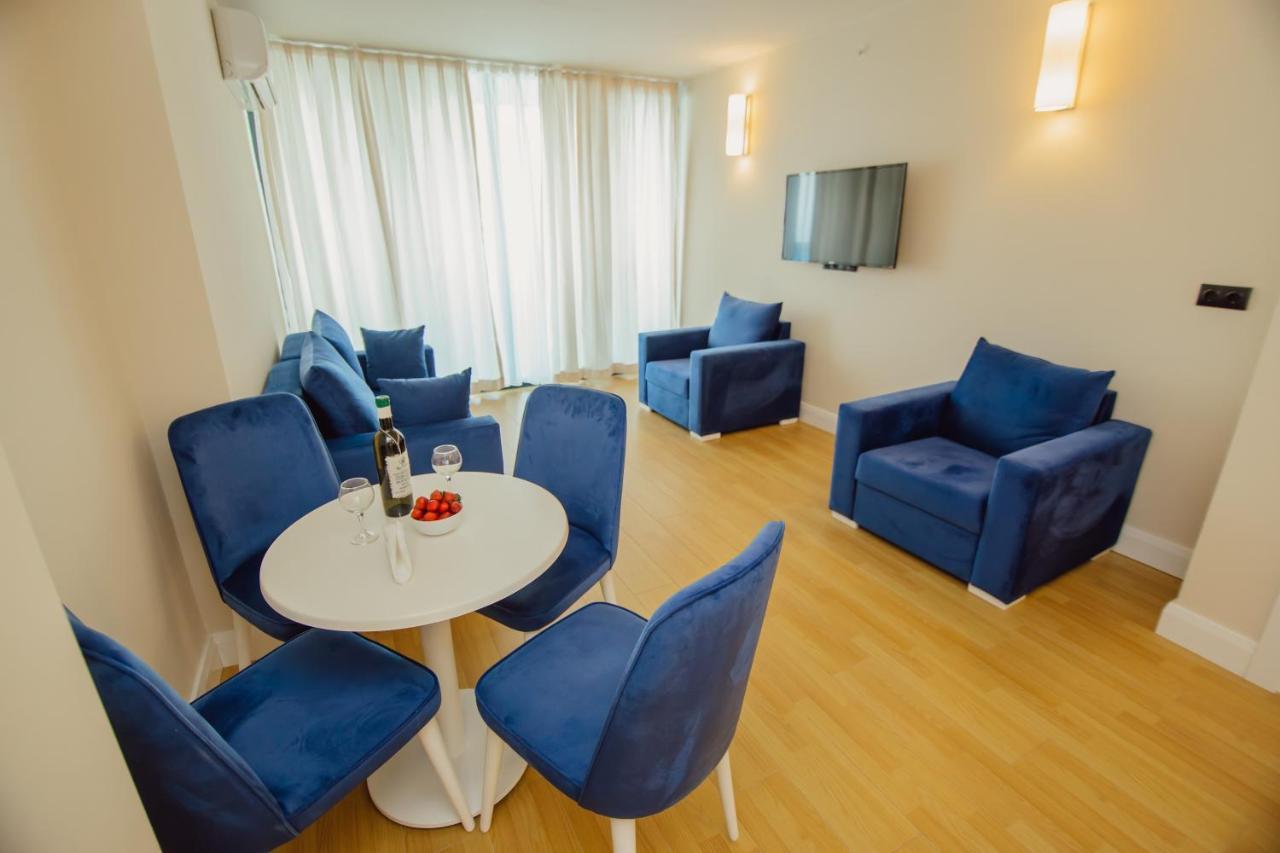 V. Orbi City Apartment Batumi Room photo